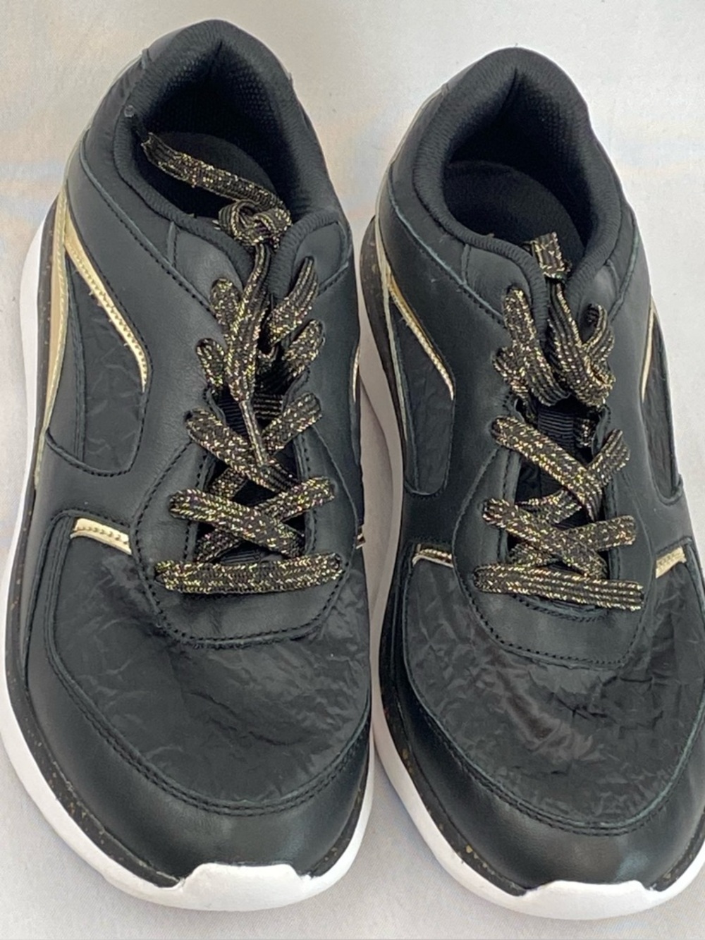 Vionic Leather 9M Lace Up Metallic Sneakers Comfy Walking Shoes Black&Gold NWOT